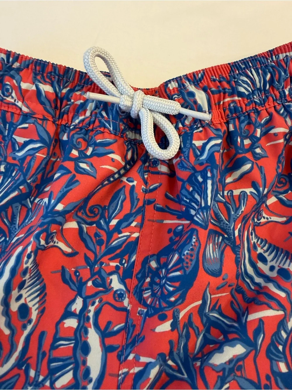 Vineyard Vines Boys Red & Blue Seahorse & Sea Creatures Print Swim Trunks Size L